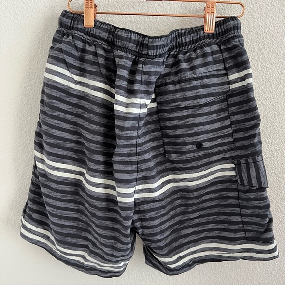 Tommy Bahama Relax Men’s Surf Shorts Gray White Stripe Medium - Picture 3 of 6